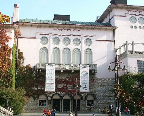 Látnivalók Siófok közelében – A veszprémi Petőfi Színház
